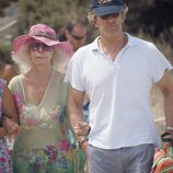 Cayetana de Alba y Alfonso Díez llegan a la playa en su primer verano de casados en Ibiza