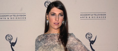 Mayim Bialik en la fiesta de la Academia de Televisión 2012