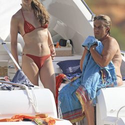 Sofía Mazagatos y Chelo García Cortés durante sus vacaciones en Ibiza