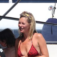 Kate Moss en bikini durante sus vacaciones en Saint Tropez