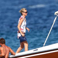 Kate Moss a bordo de un yate durante sus vacaciones en Saint Tropez