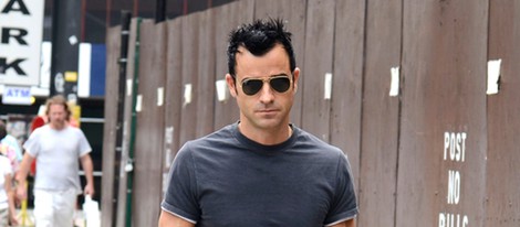 Justin Theroux paseando por Nueva York tras anunciar su compromiso de boda