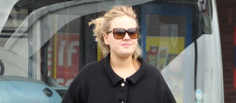 Adele paseando por Londres antes de anunciar su embarazo