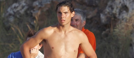 Rafa Nadal con el torso desnudo