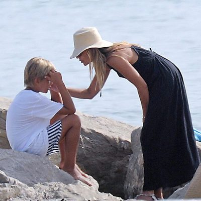 Patricia Rato de vacaciones con su hijo en Sotogrande