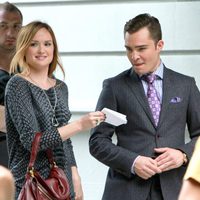 Ed Westwick y Kaylee DeFer rodando la sexta temporada de 'Gossip Girl'