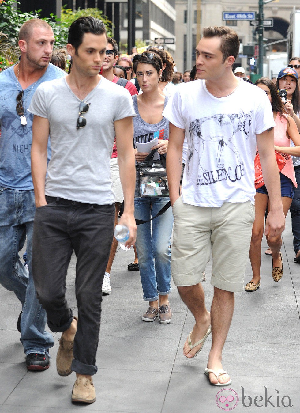 Penn Badgley y Ed Westwick en un descanso del rodaje de la sexta temporada de 'Gossip Girl'