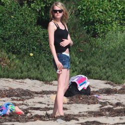 Emma Stone en la playa de Malibu