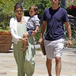 Kourtney Kardashian y Scott Disick con su hijo Mason