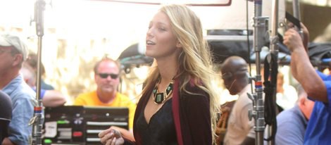 Blake Lively bromea con el equipo durante el rodaje de la sexta temporada de 'Gossip Girl'