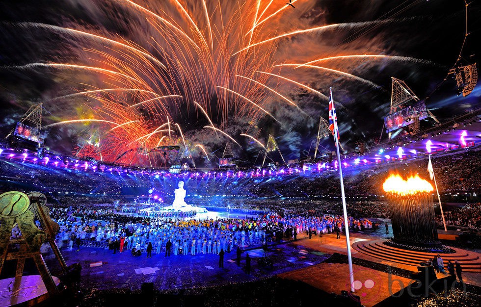 Espectáculo de luz y fuegos artificiales en la apertura de los Juegos Paralímpicos de Londres 2012