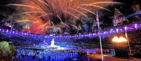 Espectáculo de luz y fuegos artificiales en la apertura de los Juegos Paralímpicos de Londres 2012