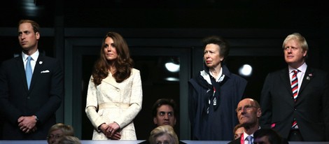 Los Duques de Cambridge, la Princesa Ana y Boris Johnson en la apertura de los Paralímpicos de Londres 2012