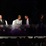 La Reina, los Condes de Wessex y David y Samantha Camaron en la apertura de los Paralímpicos de Londres 2012