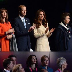 David y Samantha Cameron, los Duques de Cambridge, la Princesa Ana y Boris Johnson en la apertura de los Paralímpicos de Londres 2012