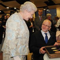 La Reina Isabel con Sir Philip Craven en la apertura de los Paralímpicos de Londres 2012