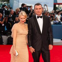 Naomi Watts y Liev Schreiber en la apertura de la Mostra de Venecia 2012