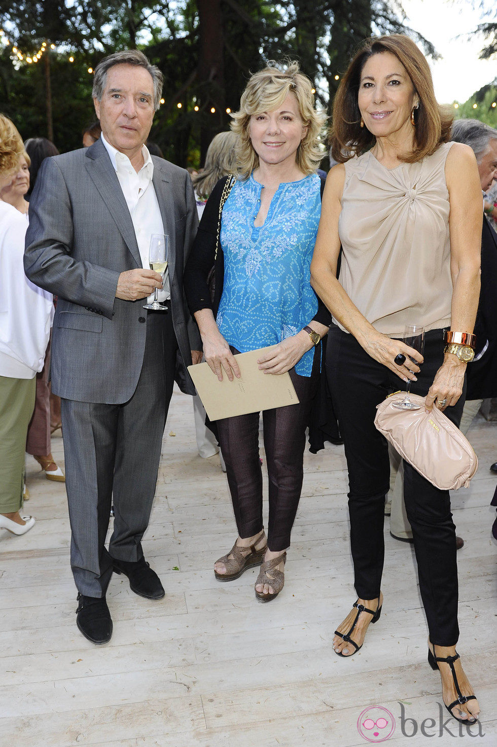 Iñaki Gabilondo, Pilar del Castillo y Lola Carretero en el desfile de DELPOZO