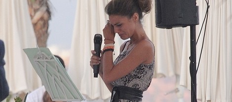 Amaia Salamanca llorando en la boda de su hermano MIkel