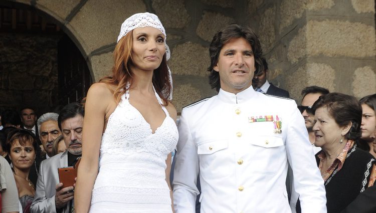 Toño Sanchís y Lorena Romero en su boda