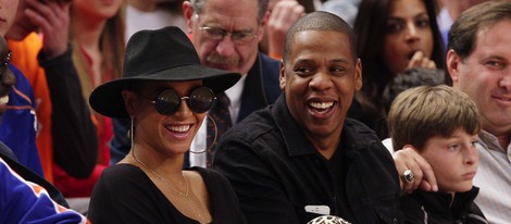 Jay-Z y Beyoncé en un partido de la NBA en Nueva York