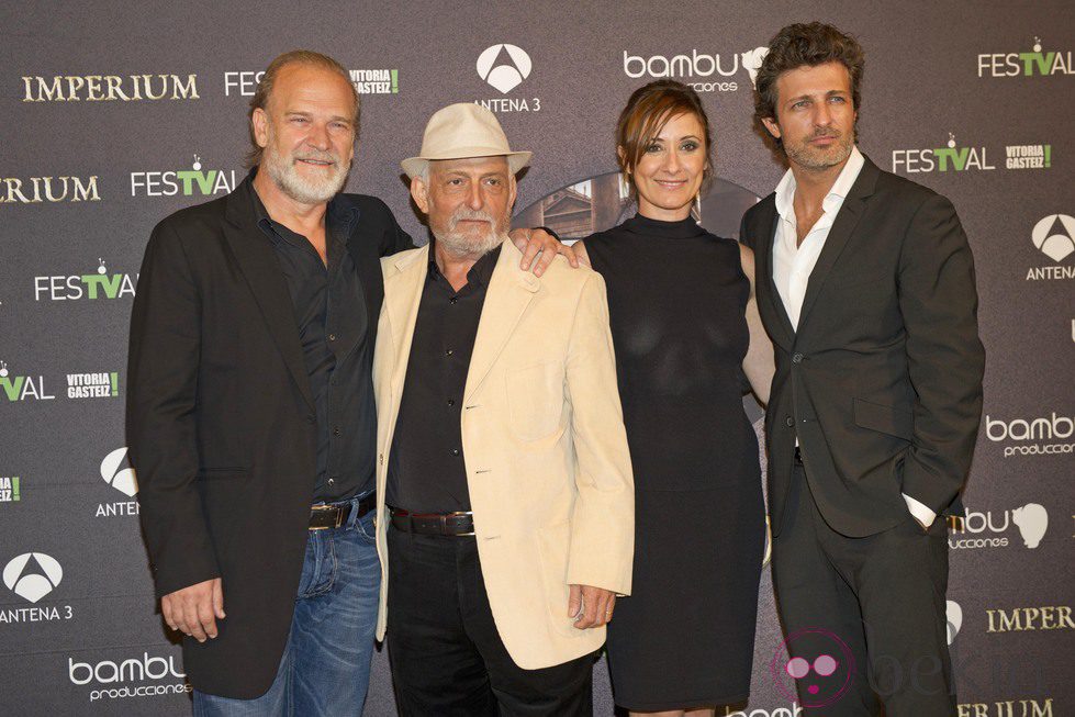 Lluís Homar, Pepe Sancho, Nathalie Poza y Jesús Olmedo en el estreno de 'Imperium' en el FesTVal de Vitoria 2012