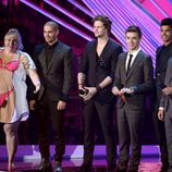 Rebel Wilson y The Wanted en la gala de los MTV Video Music Awards 2012