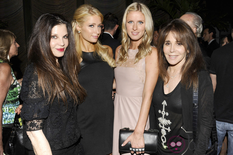 Loree Rodkin, Paris Hilton, Nicky Hilton y Jane Rose en la fiesta de Brian Atwood