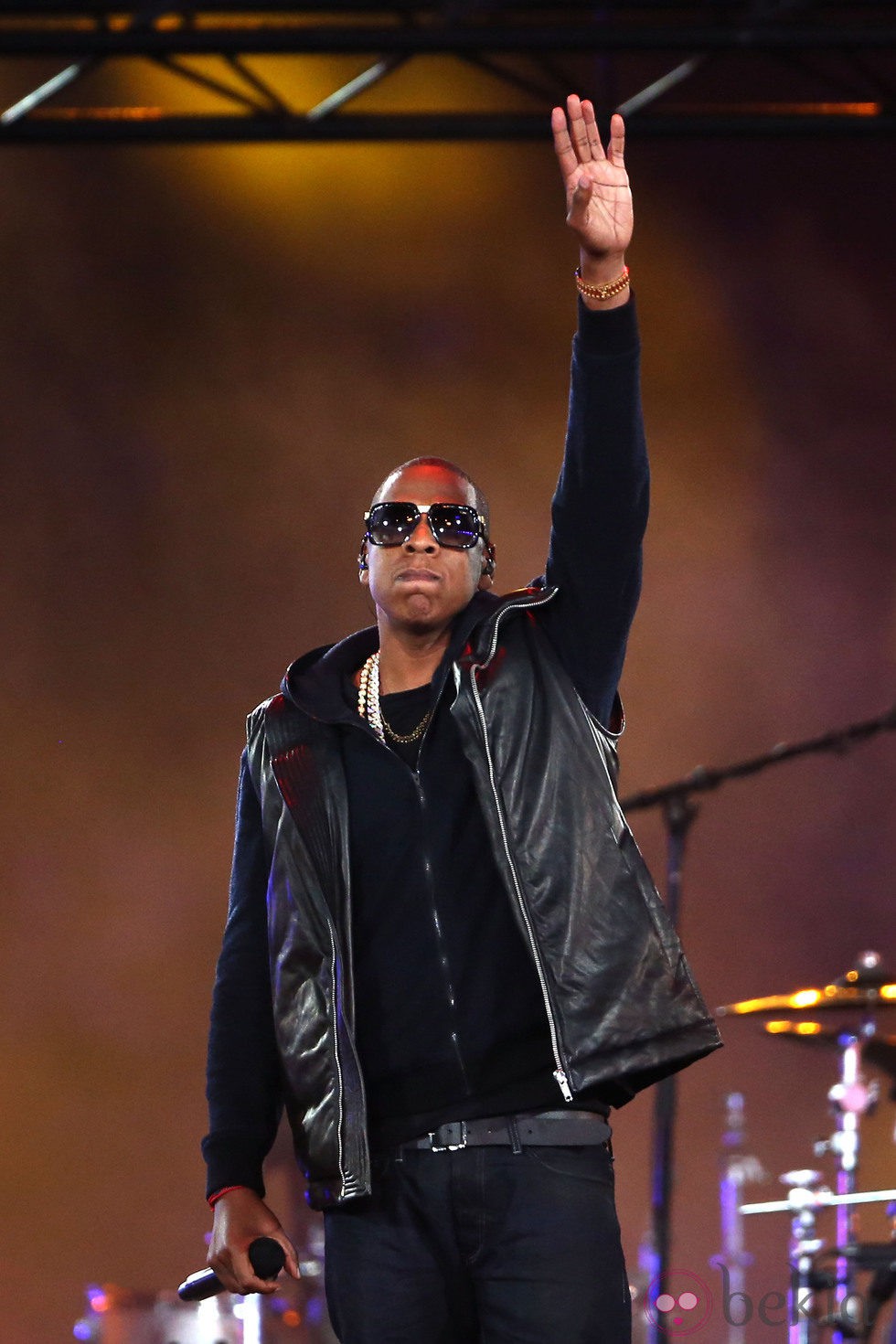 Jay-Z durante su actuación en la clausura de los Juegos Paralímpicos de Londres 2012