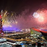 Fuegos artificiales en el parque olímpico en la clausura de los Juegos Paralímpicos de Londres 2012