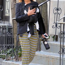 Beyoncé con su hija Blue Ivy en brazos por Nueva York