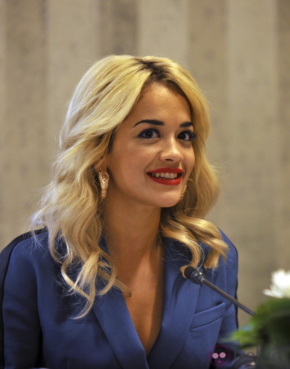 Rita Ora durante el rodaje del clip 'Shine Ya Light' en Kosovo