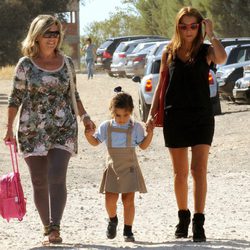 Paula Echevarría recoge a su hija Daniella del colegio