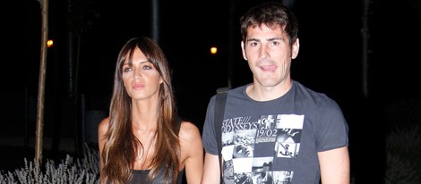 Iker Casillas y Sara Carbonero, paseo nocturno por Madrid