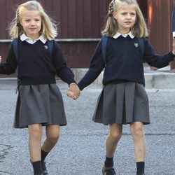 Las Infantas Leonor y Sofía en su primer día de colegio