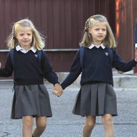 Las Infantas Leonor y Sofía en su primer día de colegio