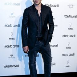 Miguel Ángel Silvestre en la inauguración de una tienda Roberto Cavalli en Madrid