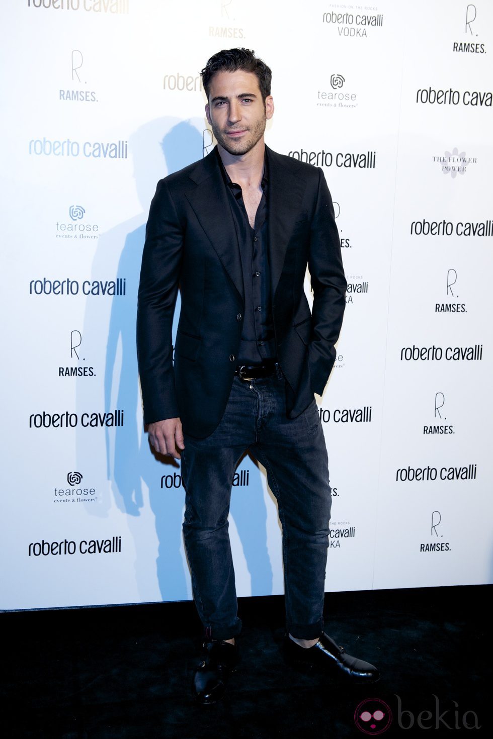 Miguel Ángel Silvestre en la inauguración de una tienda Roberto Cavalli en Madrid