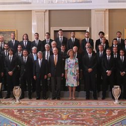 Los Reyes con el Club Atlético de Madrid en el Palacio de la Zarzuela