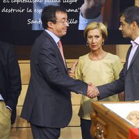 Rosa Díez en la capilla ardiente de Santiago Carrillo