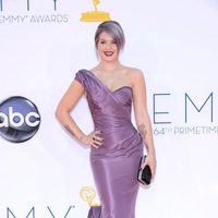 Kelly Osbourne en la alfombra roja de los Emmy 2012