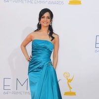 Archie Panjabi en la alfombra roja de los Emmy 2012