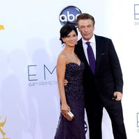 Alec Baldwin e Hilaria Thomas en los Emmy 2012