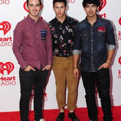 Los Jonas Brothers en el festival de música IHeartRadio 2012