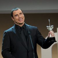 John Travolta con el Premio Donostia en el Festival de Cine de San Sebastián 2012