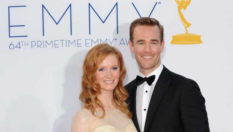 James Van Der Beek y su mujer en los Emmy 2012