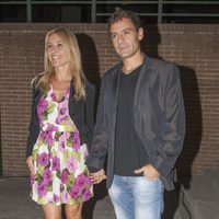 Cayetana Guillén Cuervo y Omar Ayyashi en el cumpleaños de Emiliano Suárez