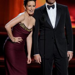 Tina Fey y Jon Hamm en la gala de los Emmy 2012