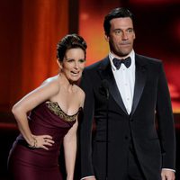 Tina Fey y Jon Hamm en la gala de los Emmy 2012