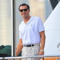 Leonardo Dicaprio sonriente en el rodaje 'The Wolf of Wall Street'